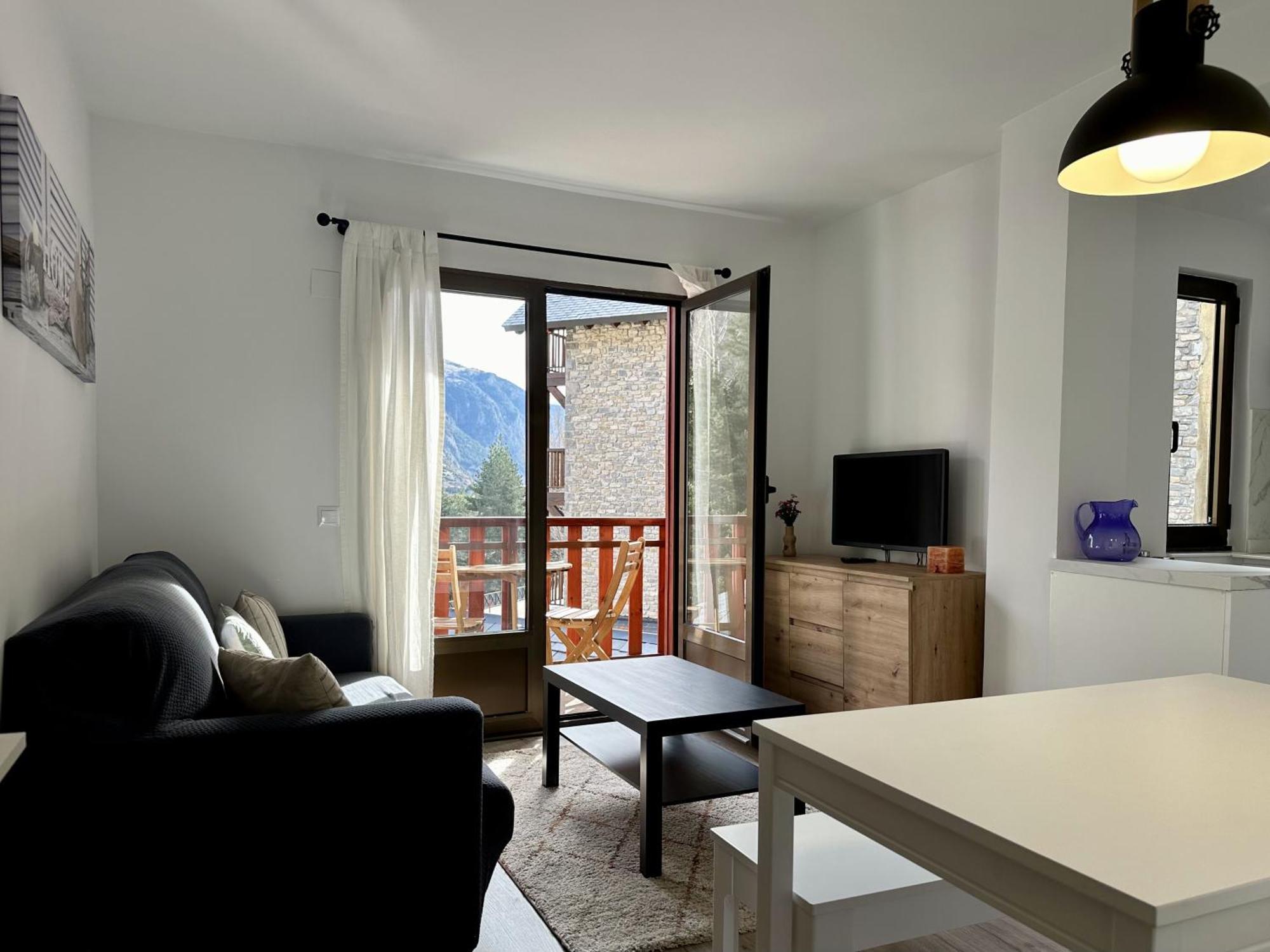 Tebarray ☆ Increibles Vistas, Terraza Y Garaje - Pirineos360 Apartment Sallent de Gállego Exterior photo